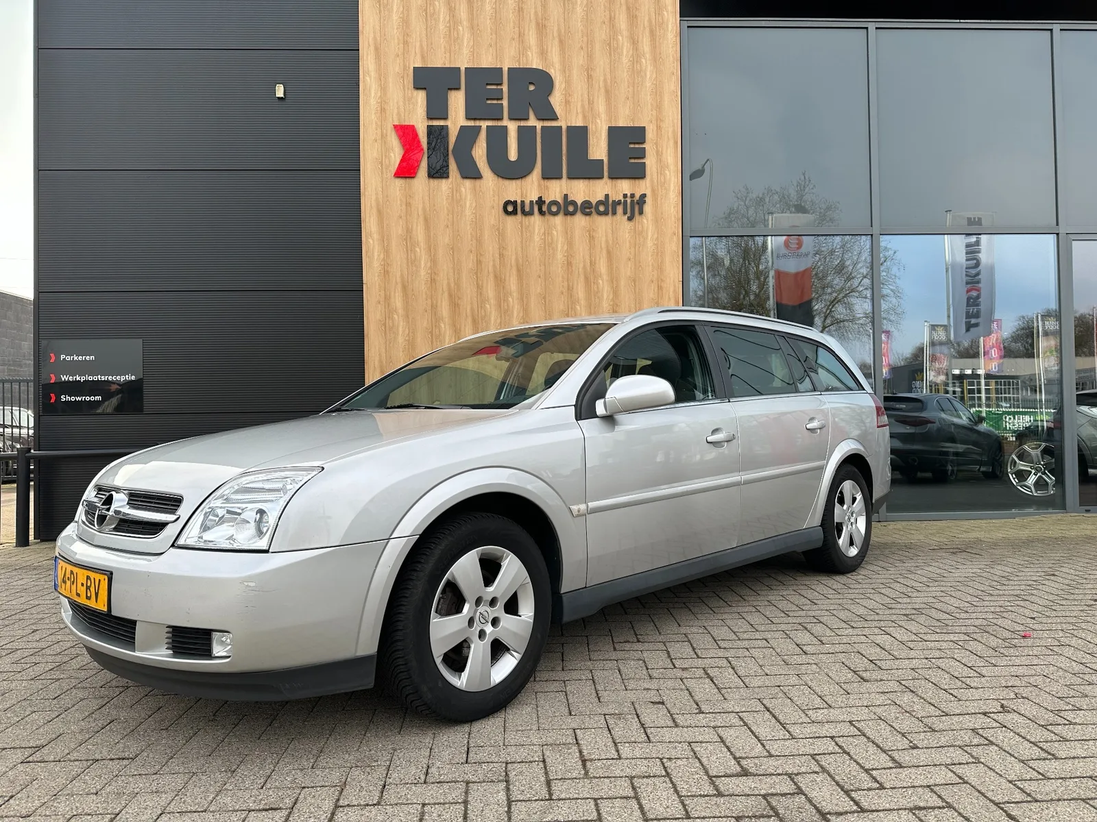 Opel Vectra (2004) — foto 1