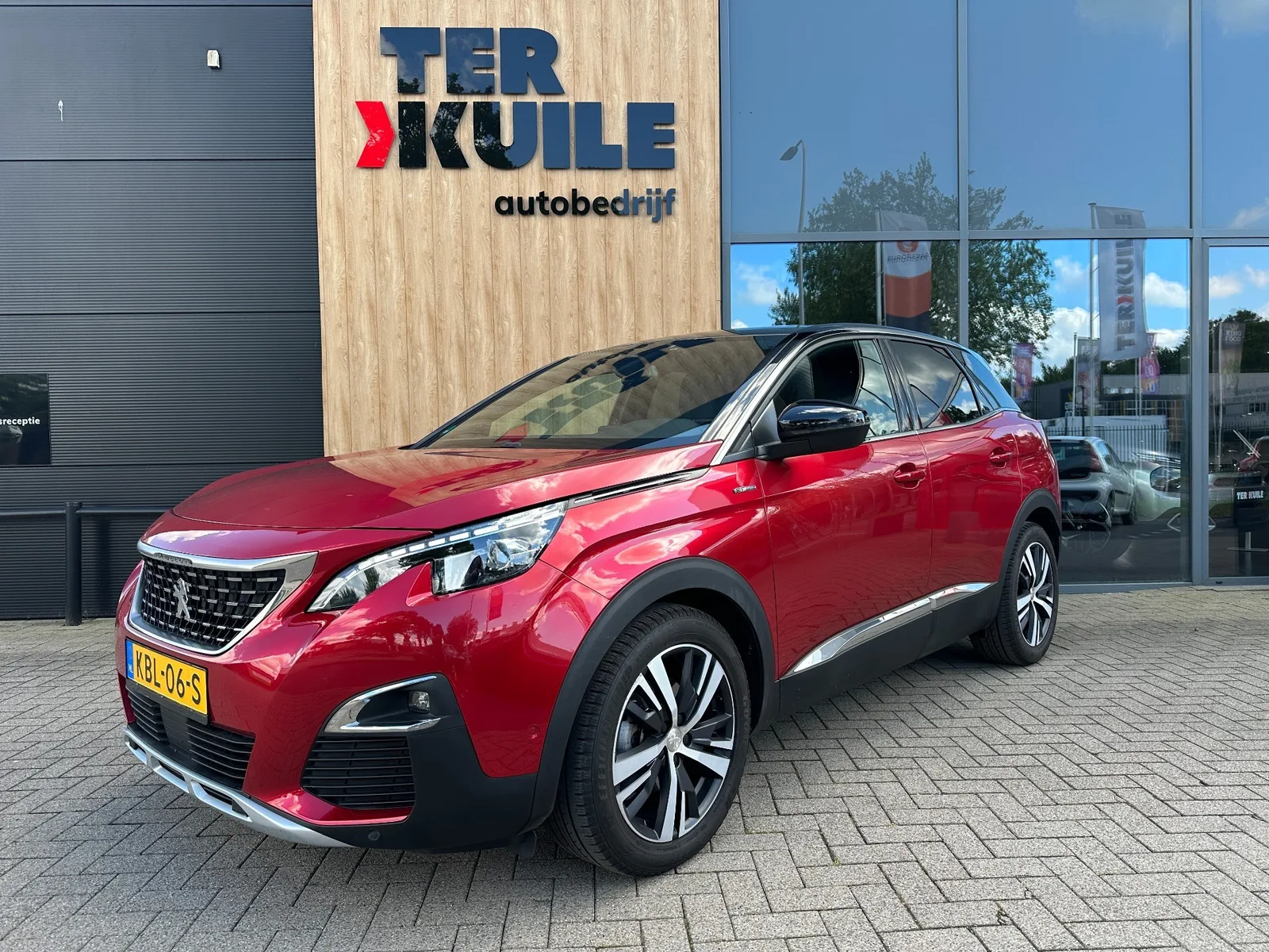 Peugeot 3008 (2017) — foto 1