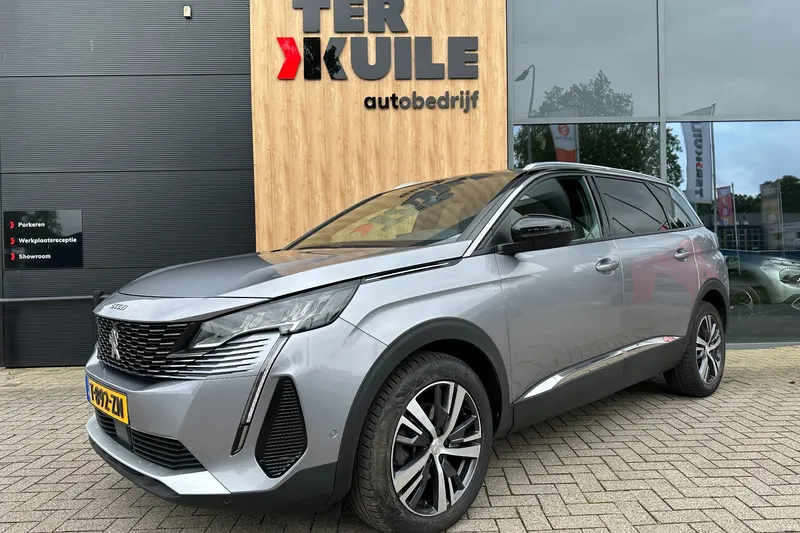 Peugeot 5008 (2023)