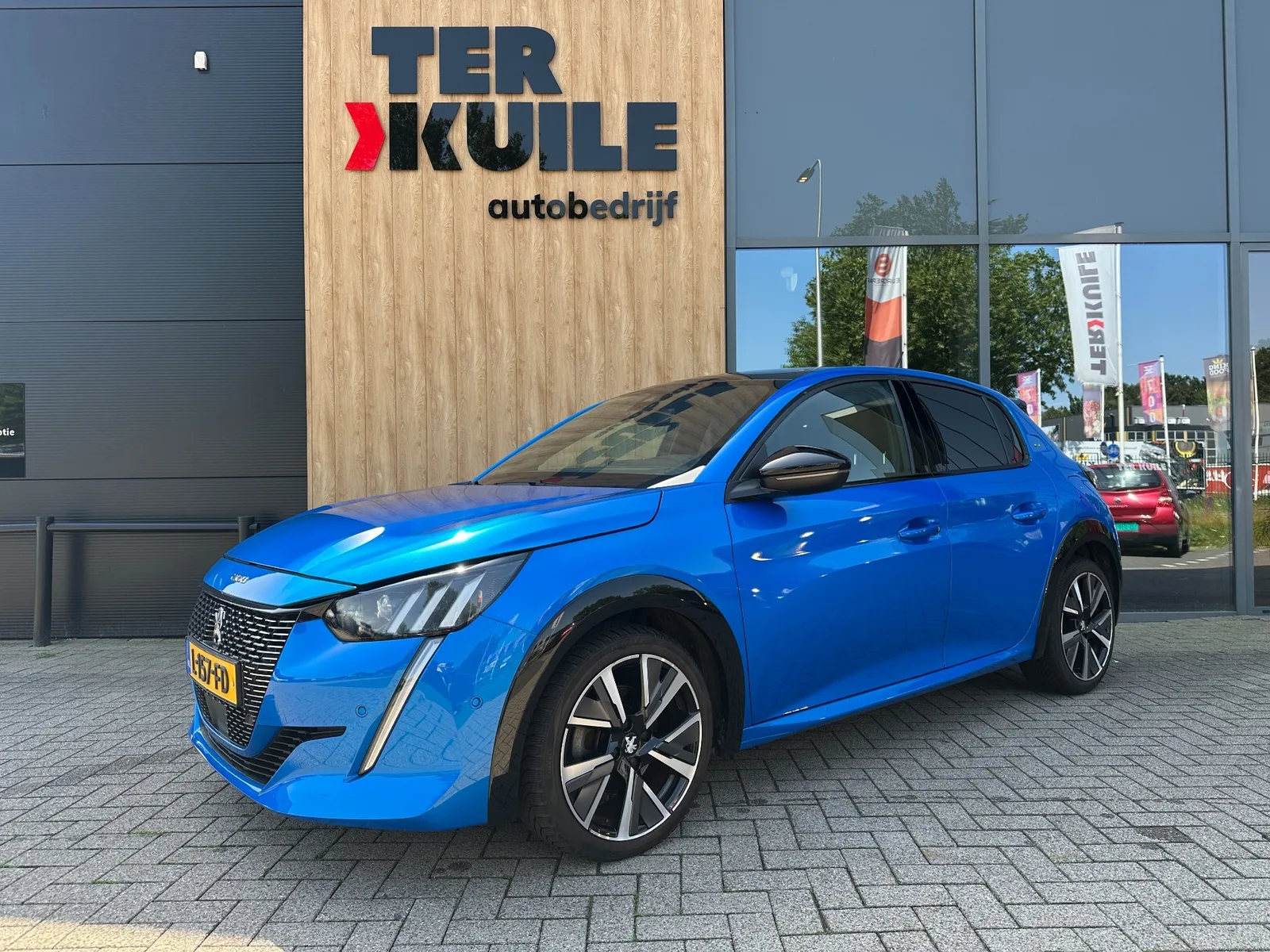 Peugeot 208 (2021) — foto 1