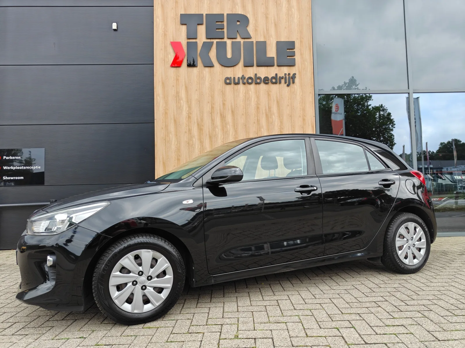Kia Rio (2018) — foto 1