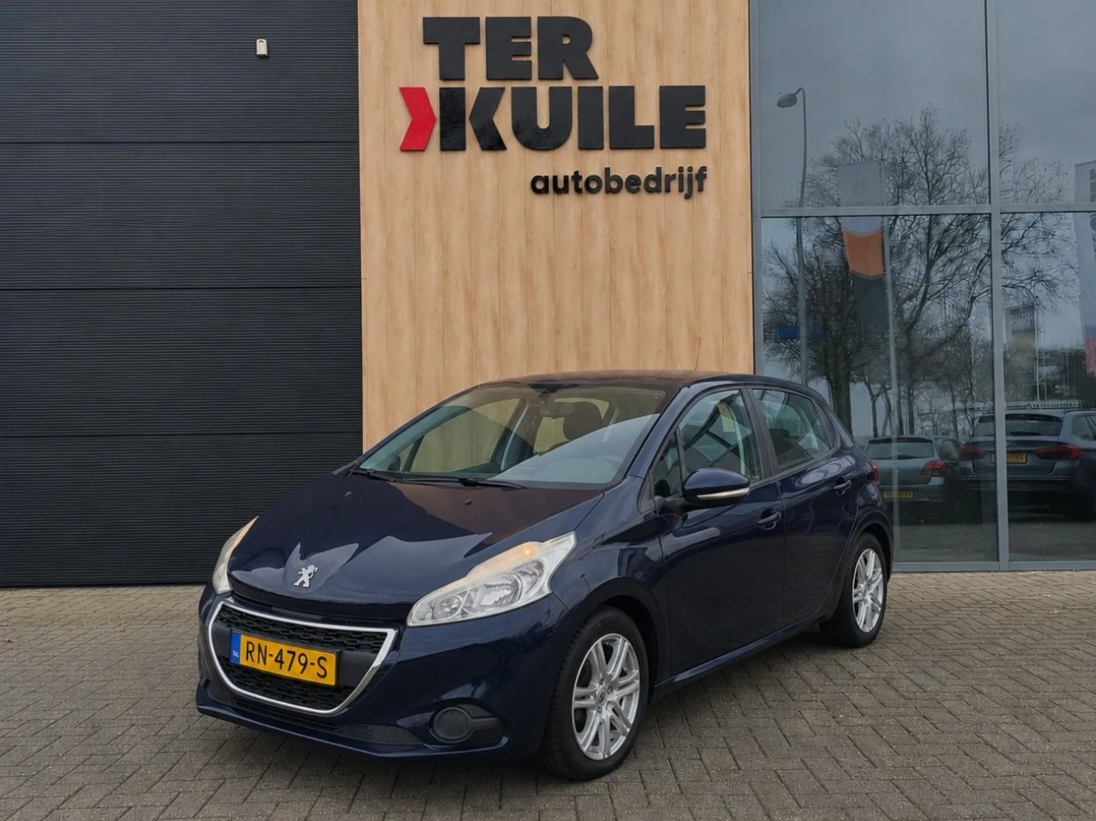 Peugeot 208 (2014) — foto 1