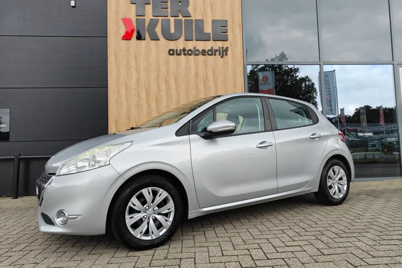 Peugeot 208 (2014)