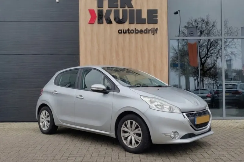 Peugeot 208 (2014)