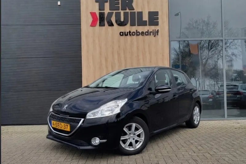 Peugeot 208 (2013)