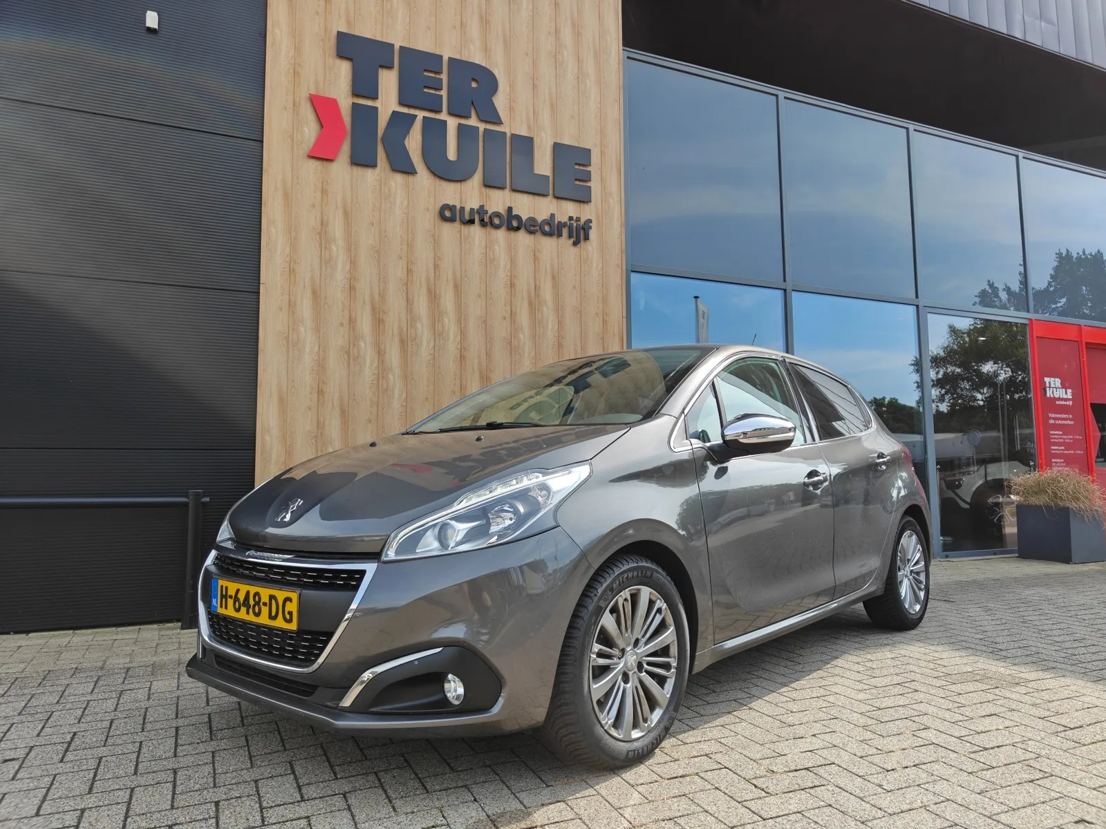 Peugeot 208 (2019) — foto 1