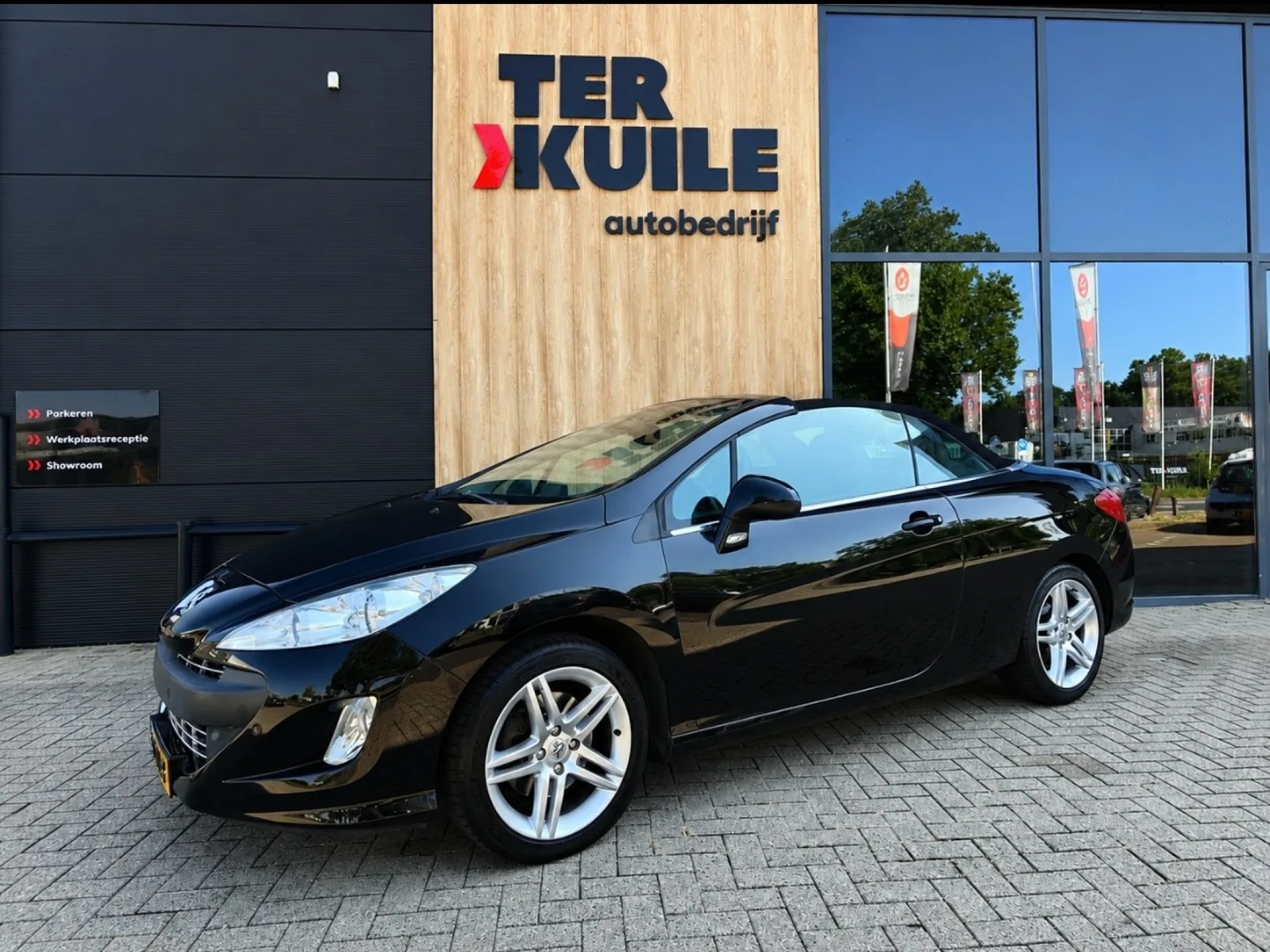 Peugeot 308 (2010) — foto 1