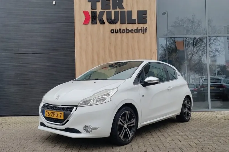 Peugeot 208 (2013)