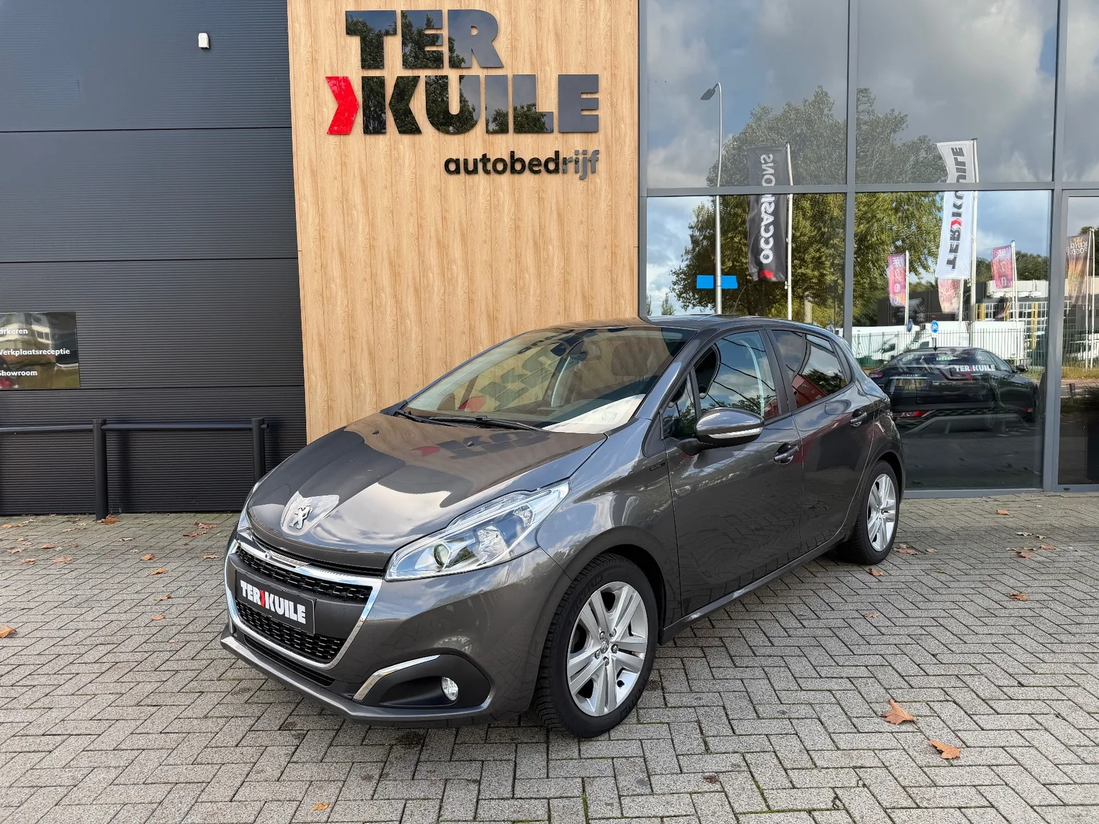 Peugeot 208 (2019) — foto 1