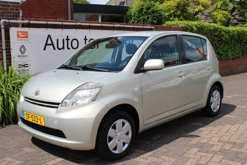 Daihatsu SIRION (2006)