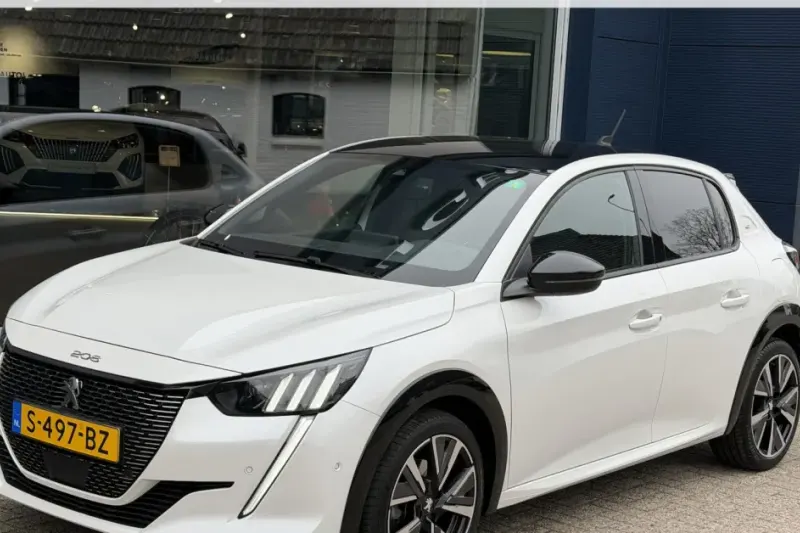 Peugeot 208 (2023)