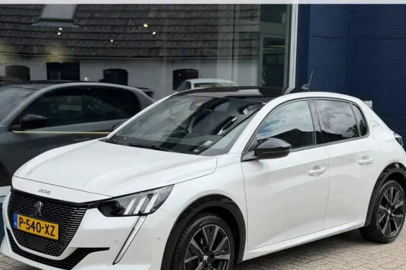 Peugeot 208 (2022)