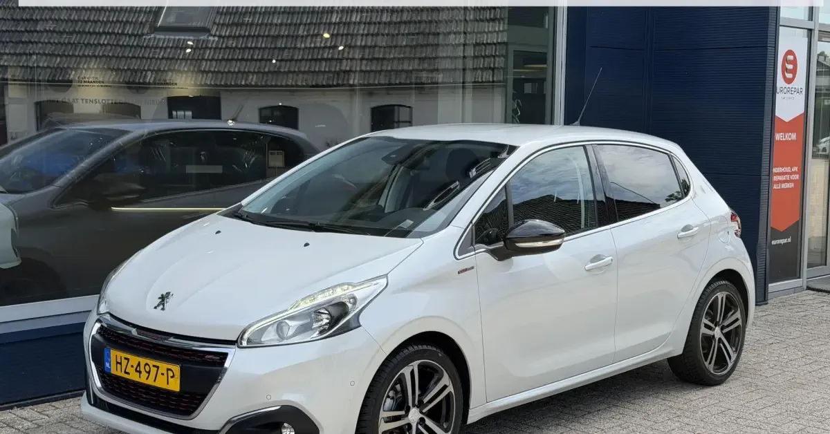 Peugeot 208 (2016) — foto 1
