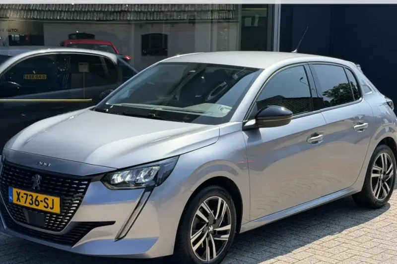Peugeot 208 (2023)