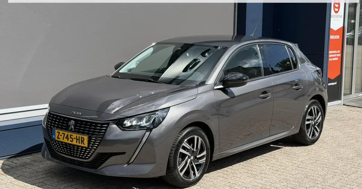 Peugeot 208 (2022) — foto 1