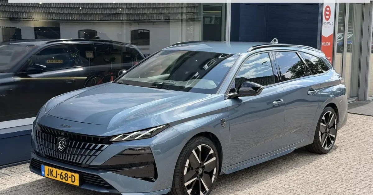 Peugeot 308 (2025) — foto 1