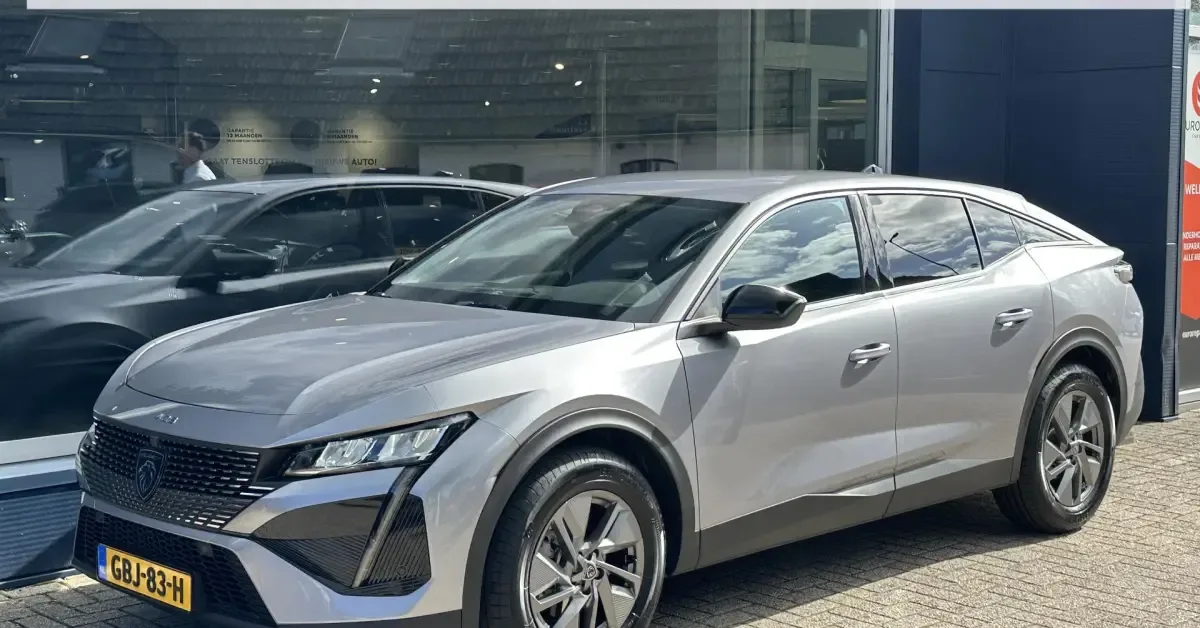 Peugeot 408 (2024) — foto 1