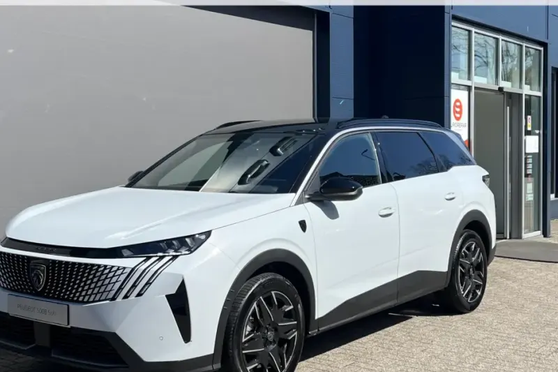 Peugeot 5008 (2025)