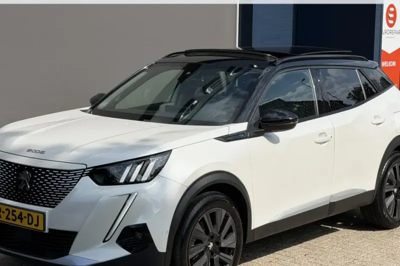 Peugeot e-2008 (2022)