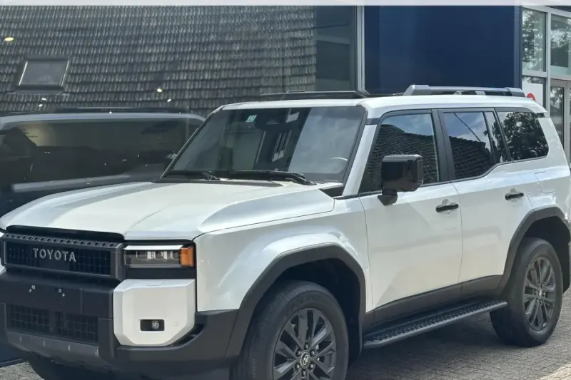 Toyota Land (2025)