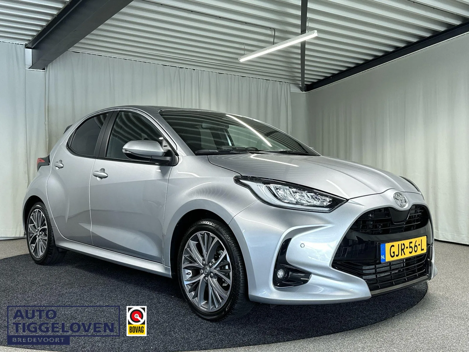 Toyota Yaris (2024) — foto 1
