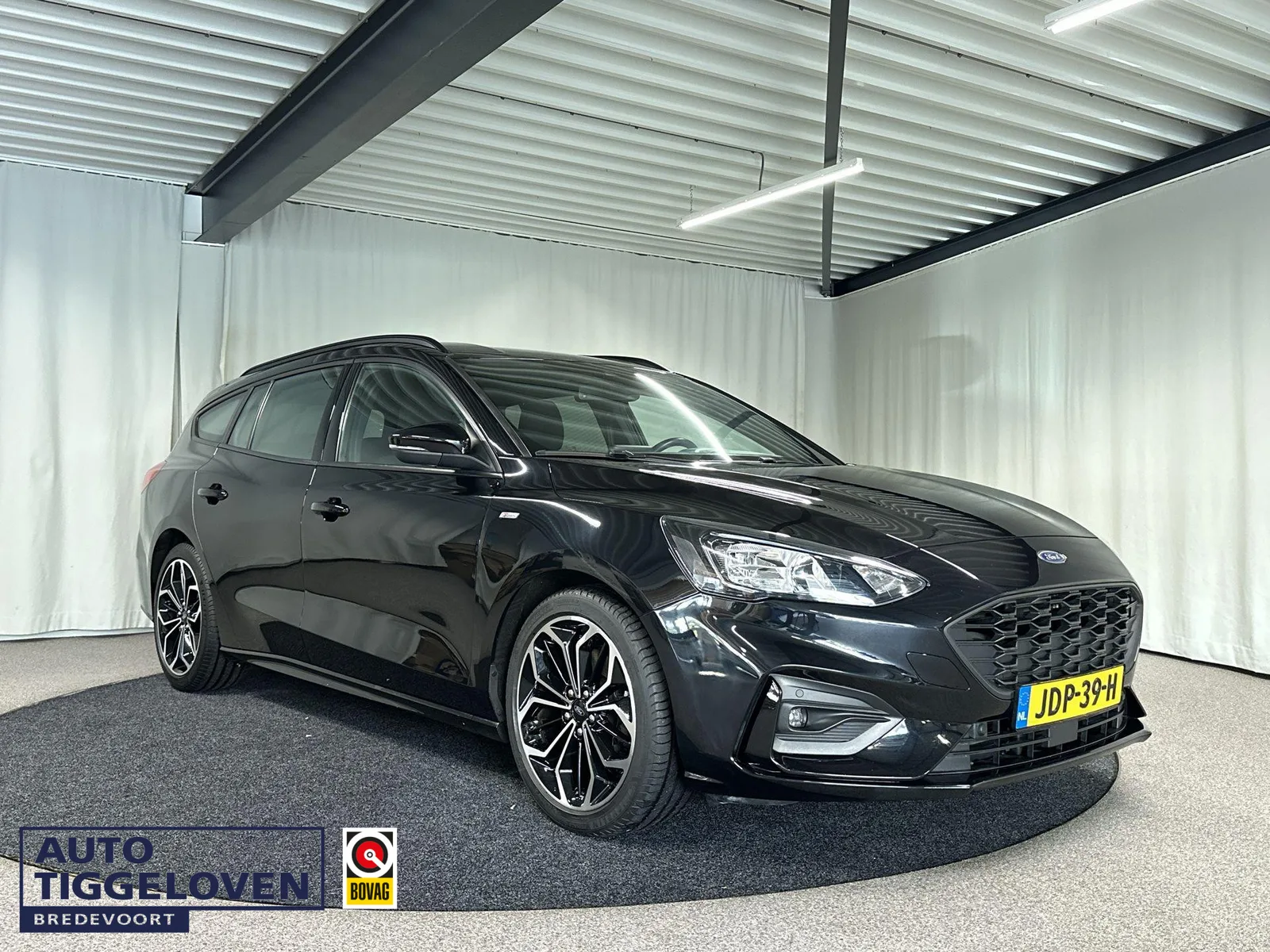 Ford Focus (2021) — foto 1