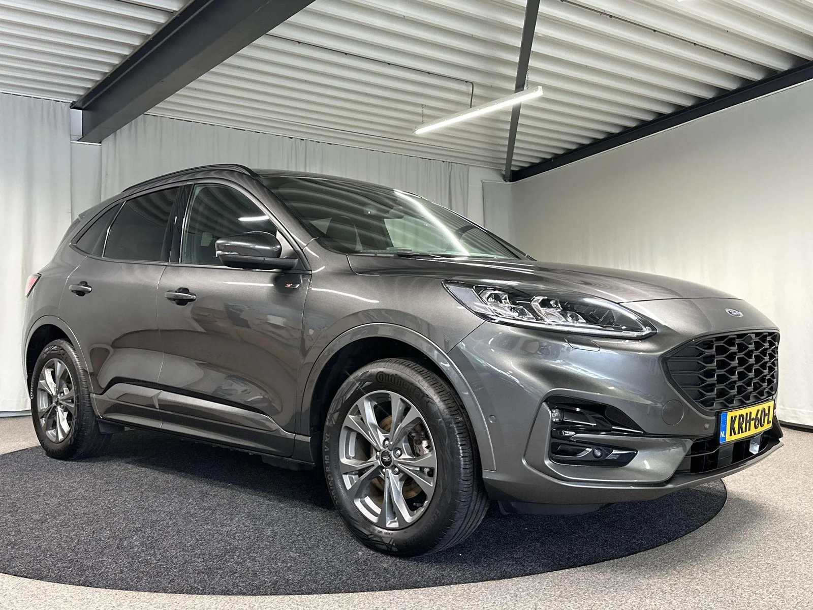 Ford Kuga (2023) — foto 1