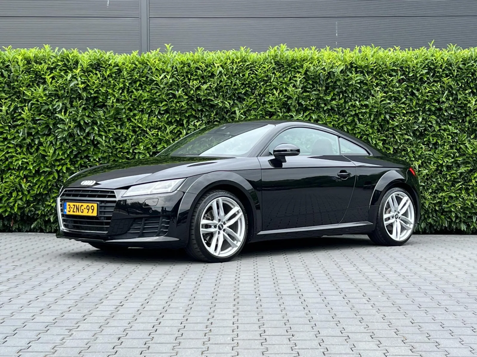 Audi TT (2015) — foto 1