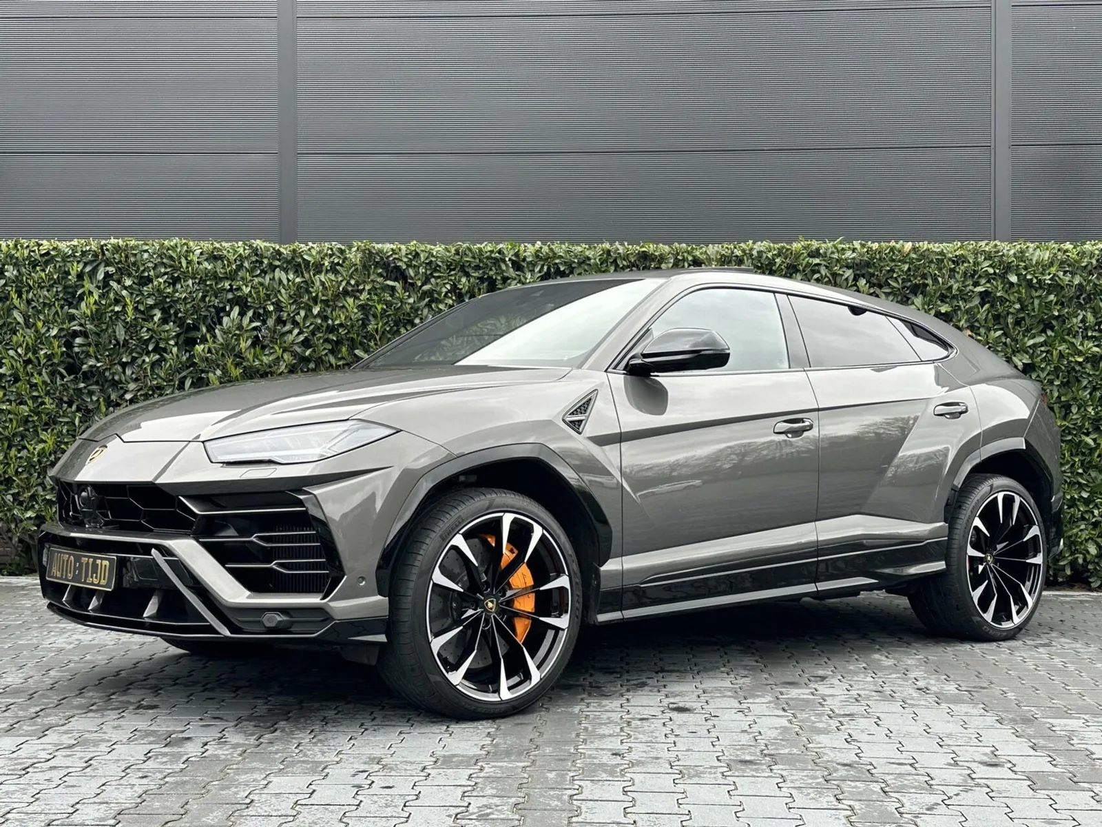 Lamborghini Urus (0) — foto 1