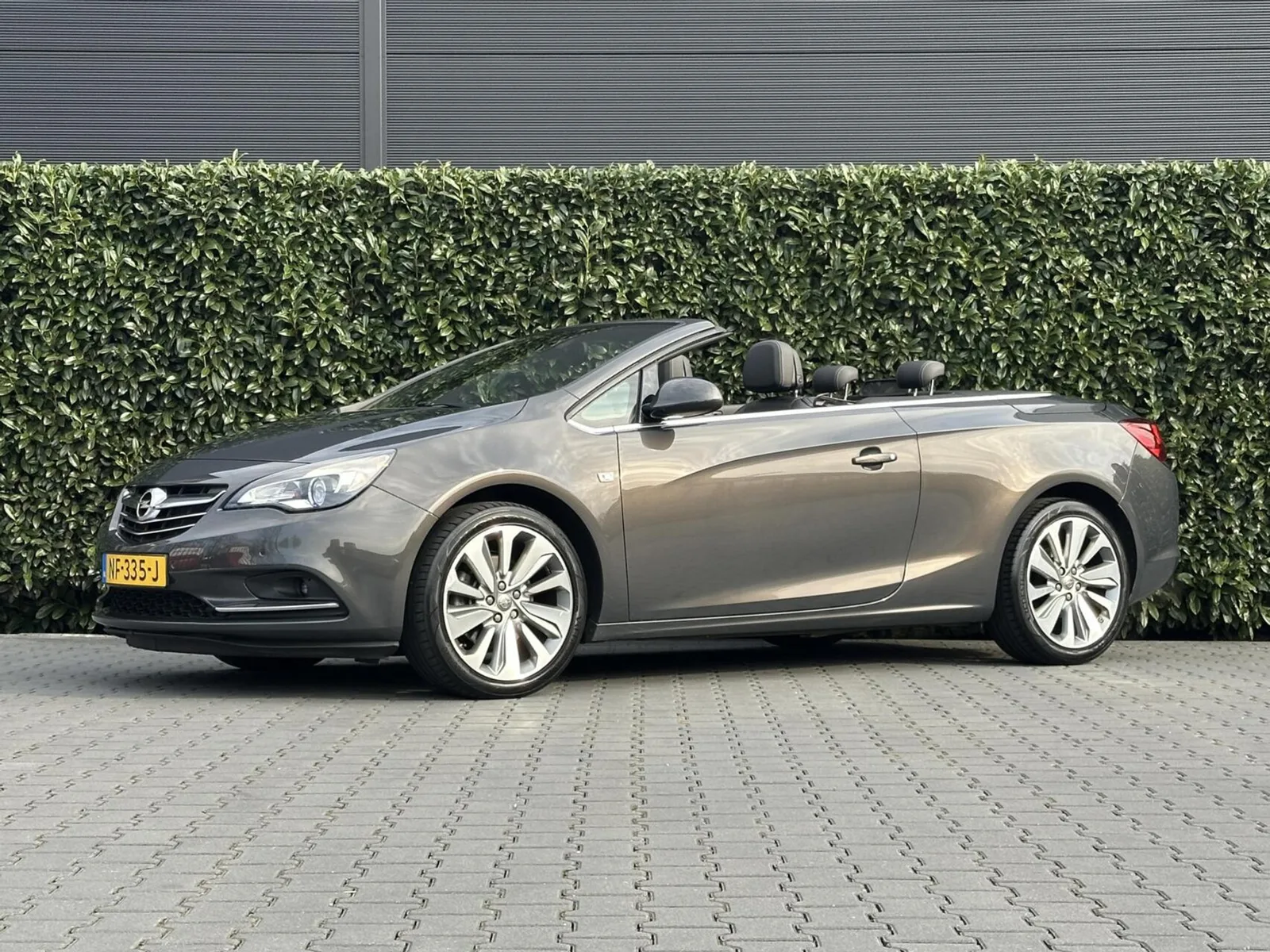 Opel Cascada (2017) — foto 1