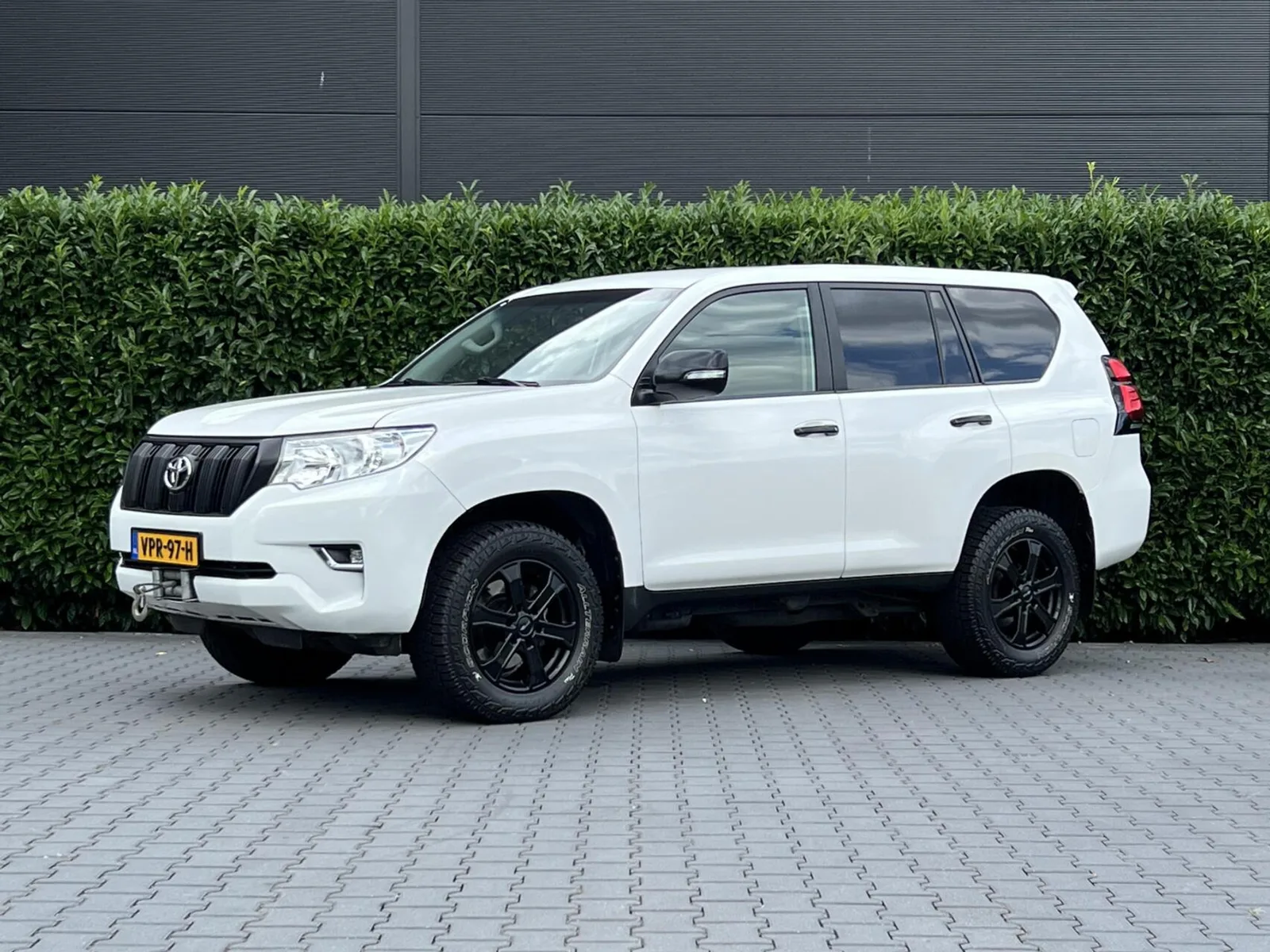 Toyota Land Cruiser (2018) — foto 1