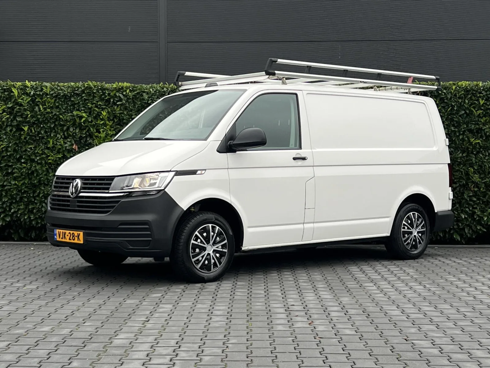 Volkswagen Transporter (2021) — foto 1