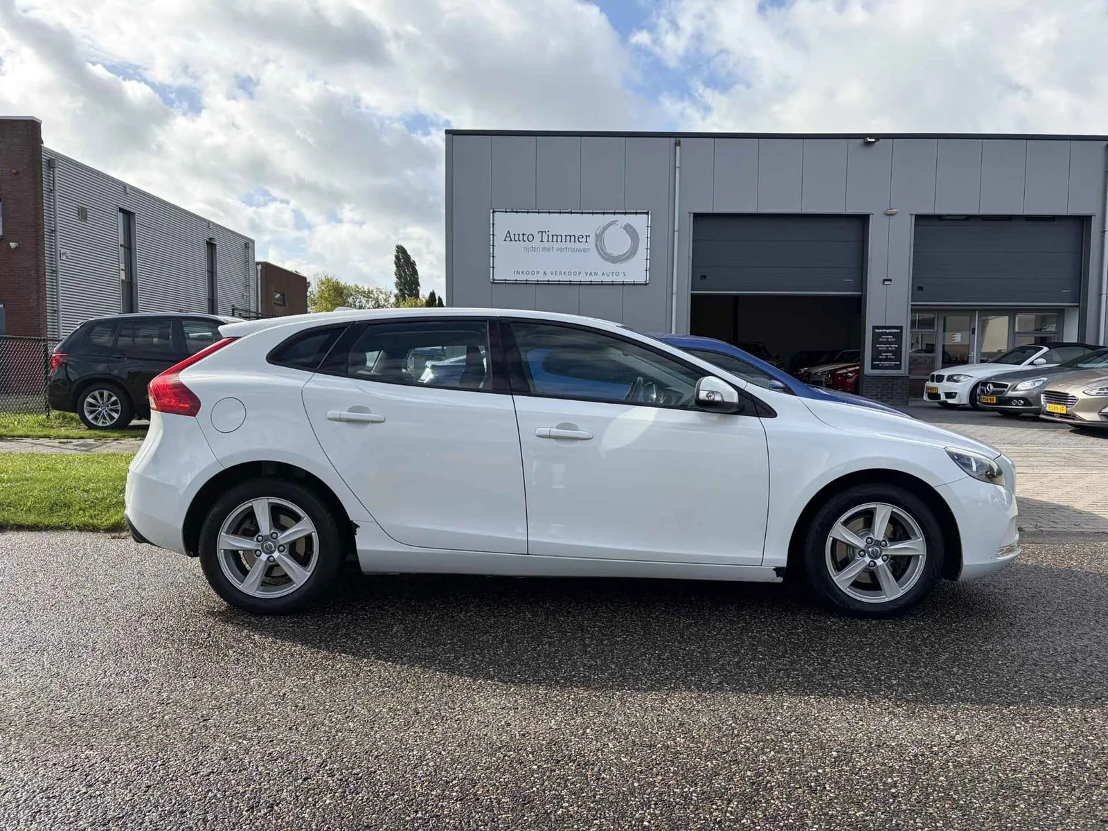 Volvo V40 (2014) — foto 1