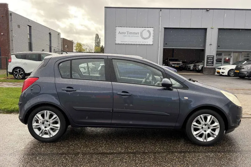 Opel Corsa (2008)