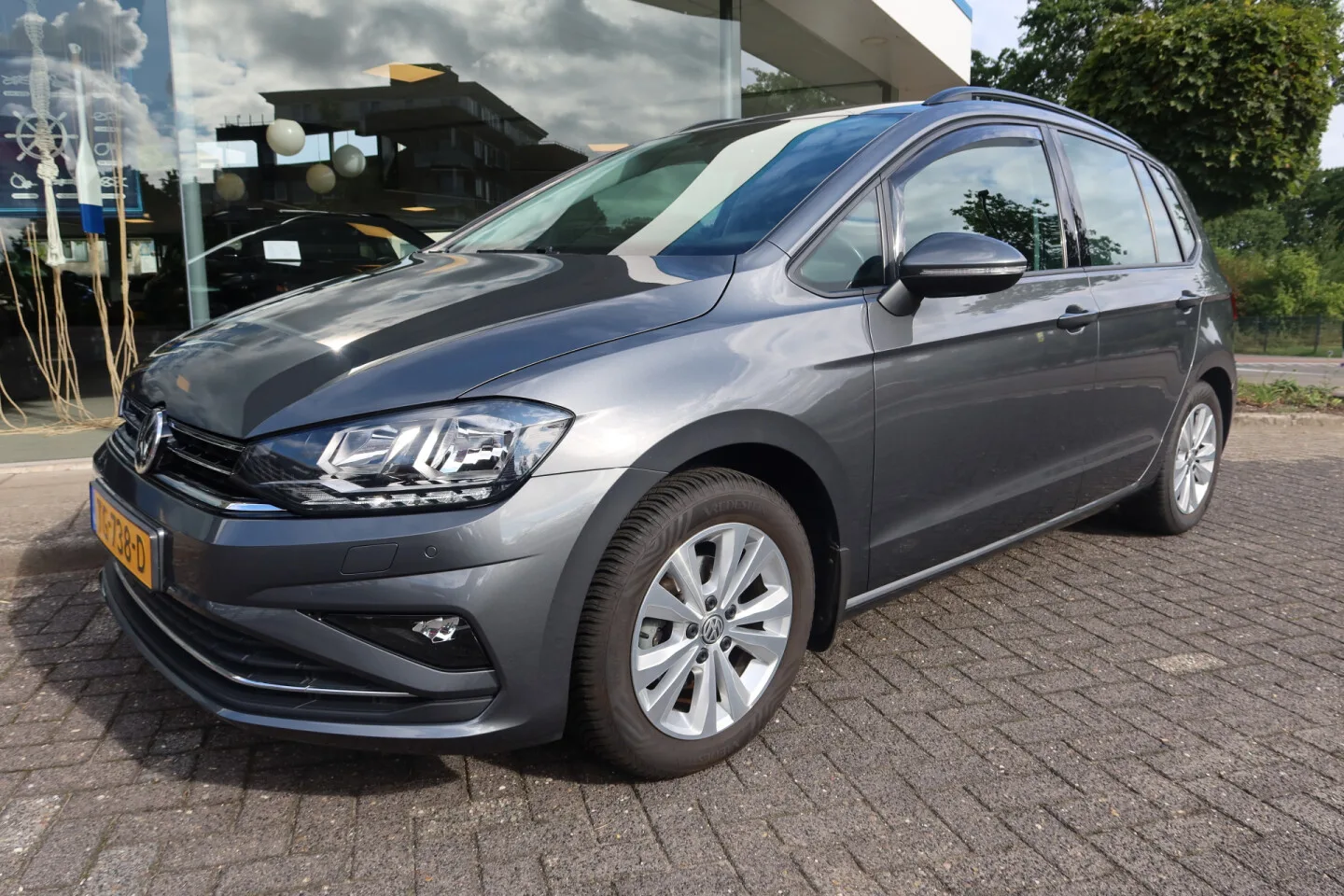 Volkswagen Golf Sportsvan (2017) — foto 1