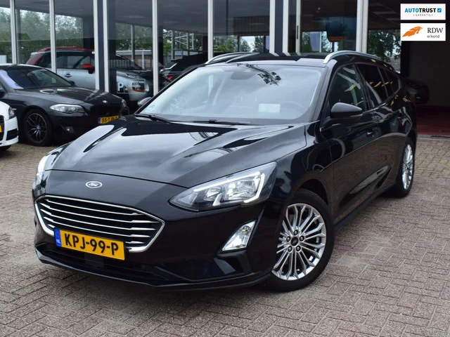 Ford Focus (2021) — foto 1