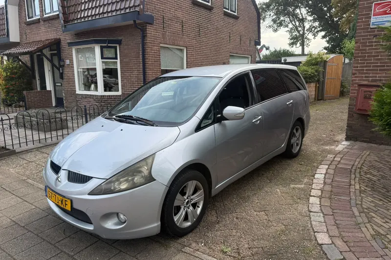Mitsubishi Grandis (2006)