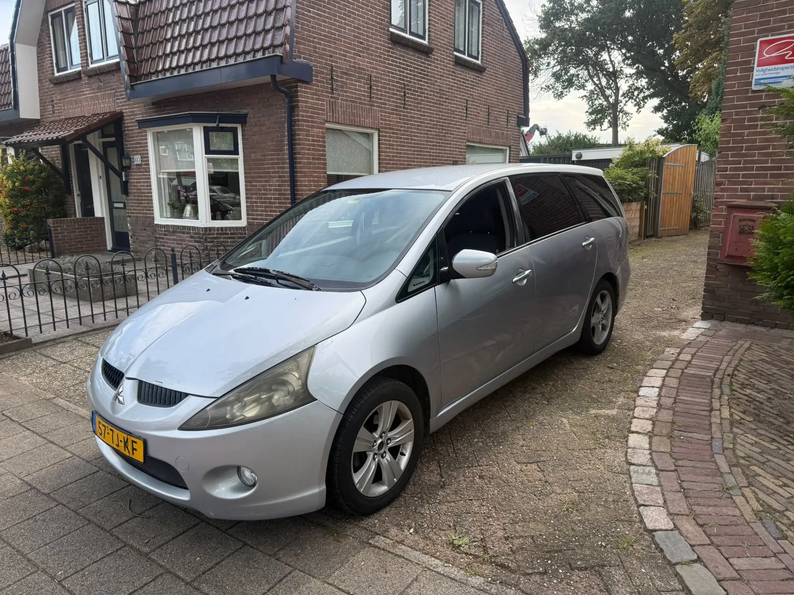 Mitsubishi Grandis (2006) — foto 1