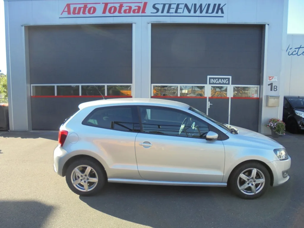 Volkswagen Polo (2010) — foto 1