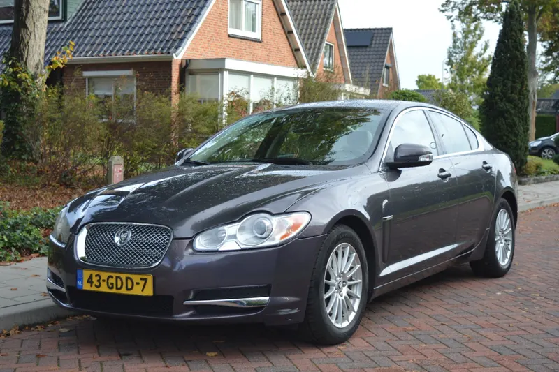 Jaguar XF (2008)
