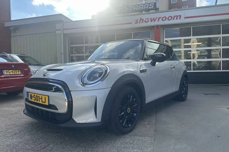 MINI Cooper (2021)