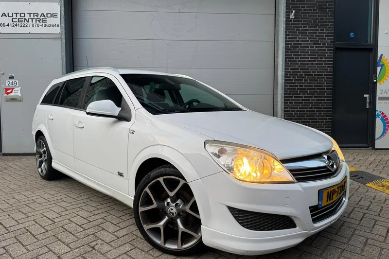 Opel Astra (2009)