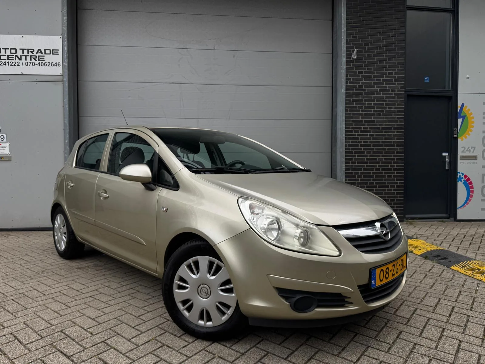 Opel Corsa (2008) — foto 1