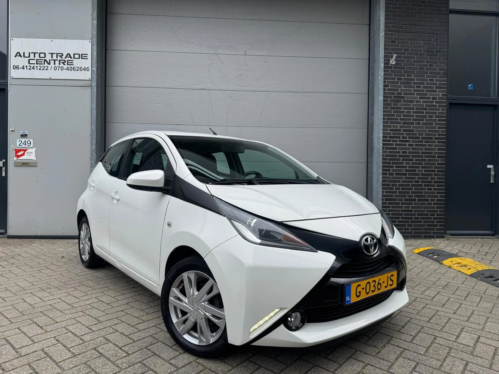 Toyota Aygo (2014) — foto 1