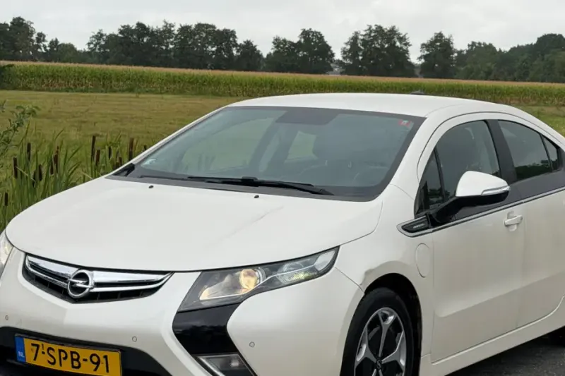 Opel Ampera (2013)