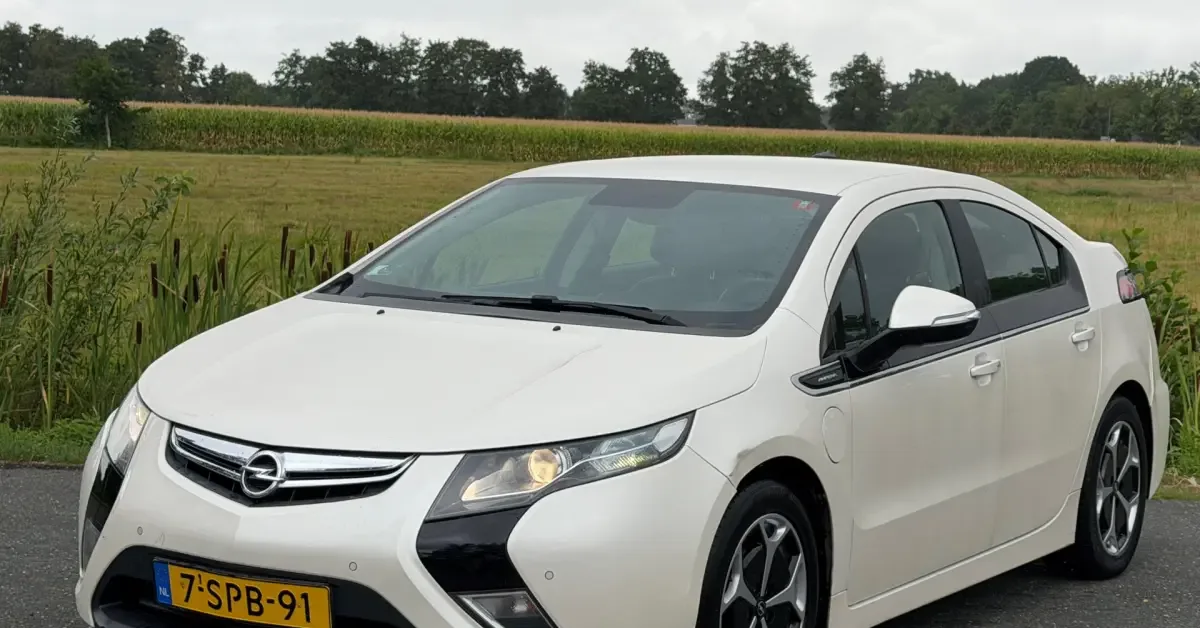 Opel Ampera (2013) — foto 1