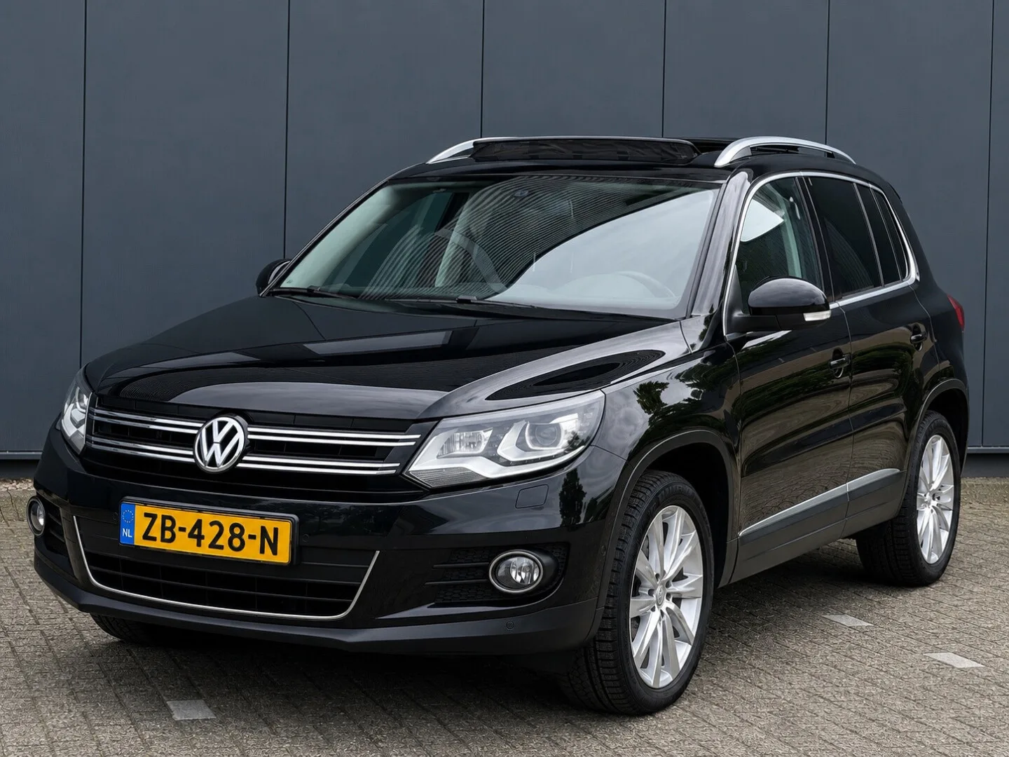 Volkswagen Tiguan (2011) — foto 1