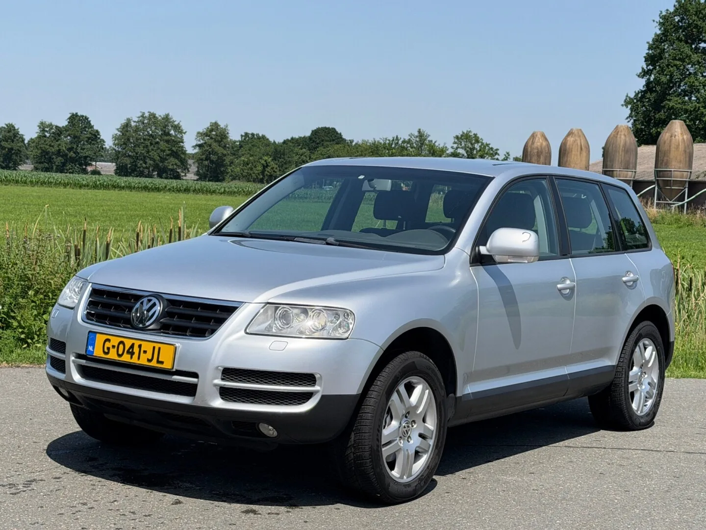 Volkswagen Touareg (2003) — foto 1