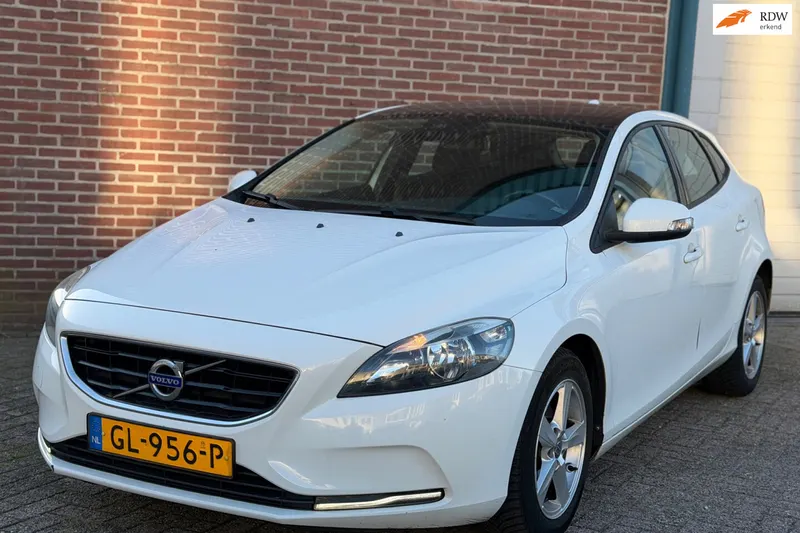 Volvo V40 (2015)