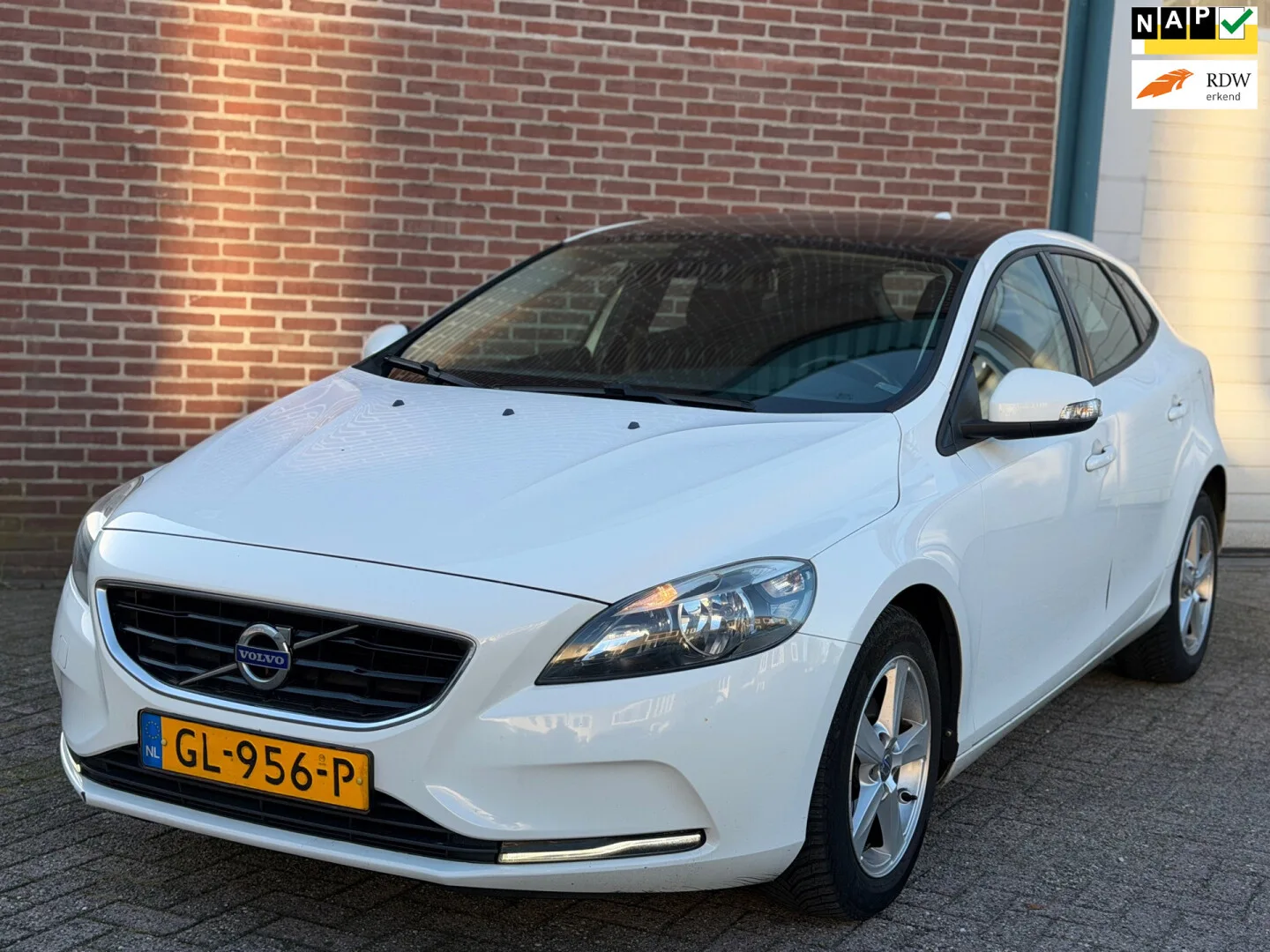 Volvo V40 (2015) — foto 1